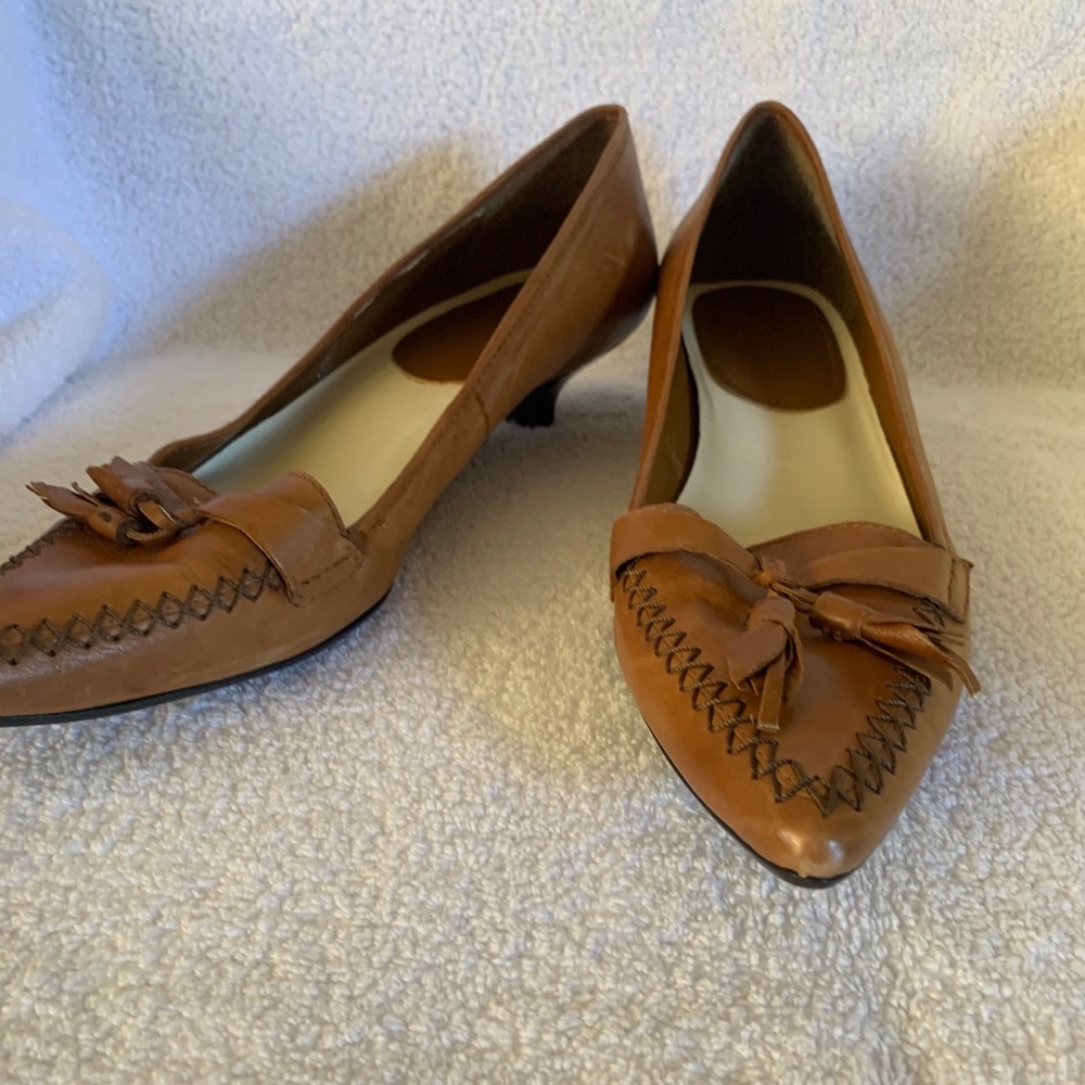 Enzo Angiolini low leather heels